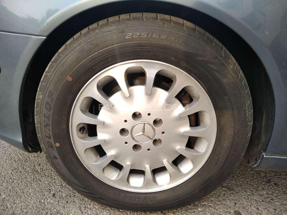 Mercedes Benz E Class 2004 for Sale in Islamabad Mercedes Benz E Class 2004 for Sale in Islamabad Image-17