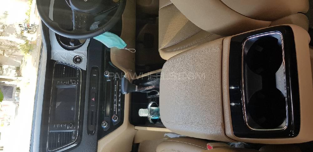 KIA Carnival 2020 for Sale in Karachi KIA Carnival 2020 for Sale in Karachi Image-12