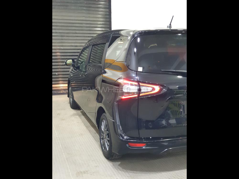Toyota Sienta 2016 for Sale in Lahore Toyota Sienta 2016 for Sale in Lahore Image-5