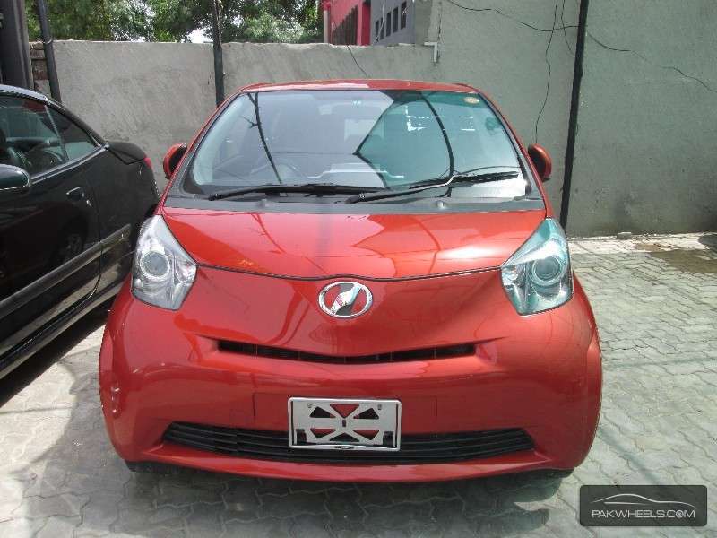 Toyota iQ 2013 for Sale in Lahore Image-1