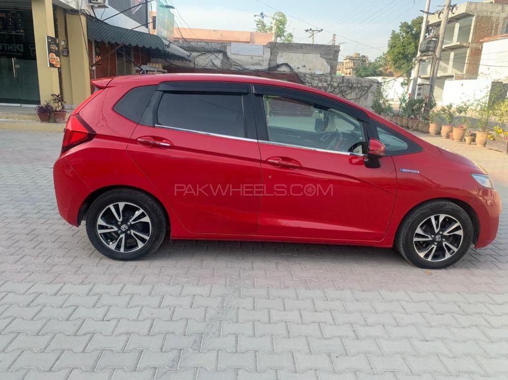 Honda Fit 2015 for Sale in Sialkot Honda Fit 2015 for Sale in Sialkot Image-4