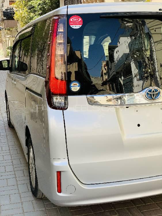 Toyota Noah 2015 for Sale in Lahore Toyota Noah 2015 for Sale in Lahore Image-4