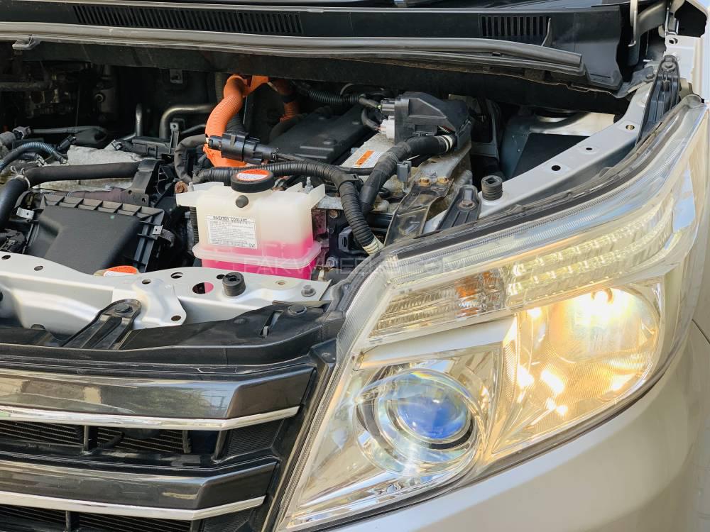 Toyota Noah 2015 for Sale in Lahore Toyota Noah 2015 for Sale in Lahore Image-9