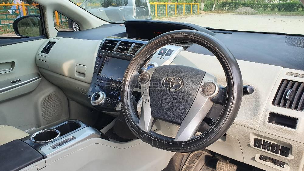 Toyota Prius Alpha 2014 for Sale in Islamabad Toyota Prius Alpha 2014 for Sale in Islamabad Image-2