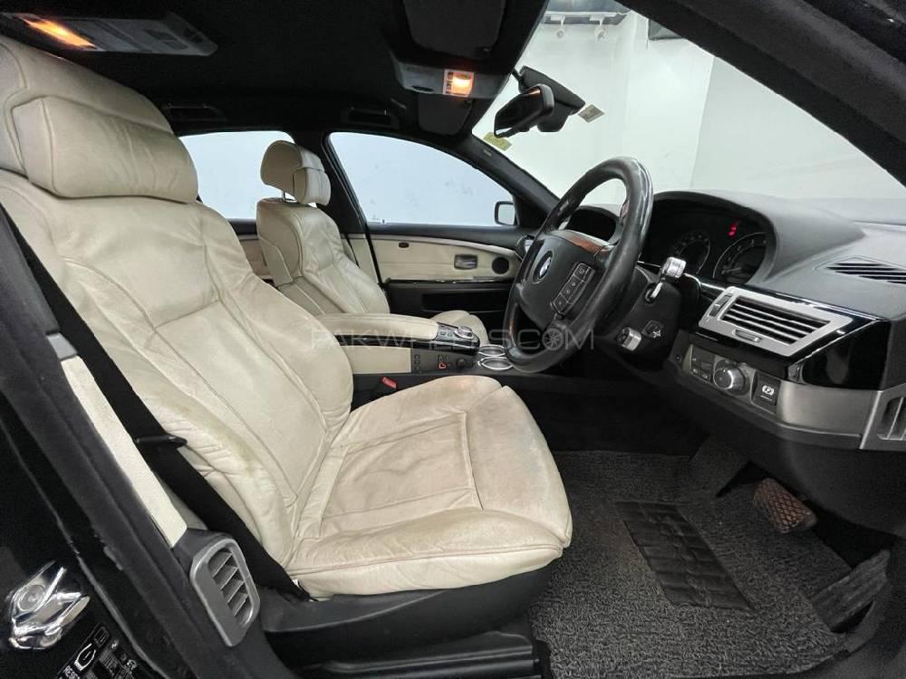 بی ایم ڈبلیو 7 سیریز 2006 for Sale in راولپنڈی بی ایم ڈبلیو 7 سیریز 2006 for Sale in راولپنڈی Image-7