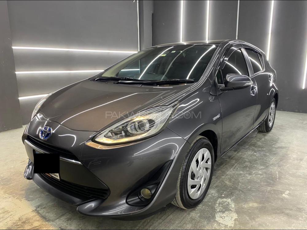 Toyota Aqua 2017 for Sale in Peshawar Image-1