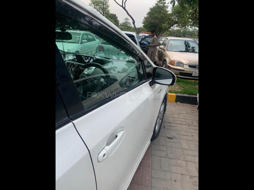 Toyota Prius Alpha 2011 for Sale in Islamabad Toyota Prius Alpha 2011 for Sale in Islamabad Image-5