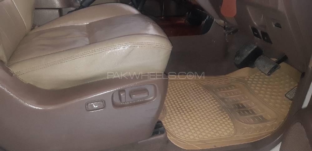 Toyota Prado 2001 for Sale in Peshawar Toyota Prado 2001 for Sale in Peshawar Image-10