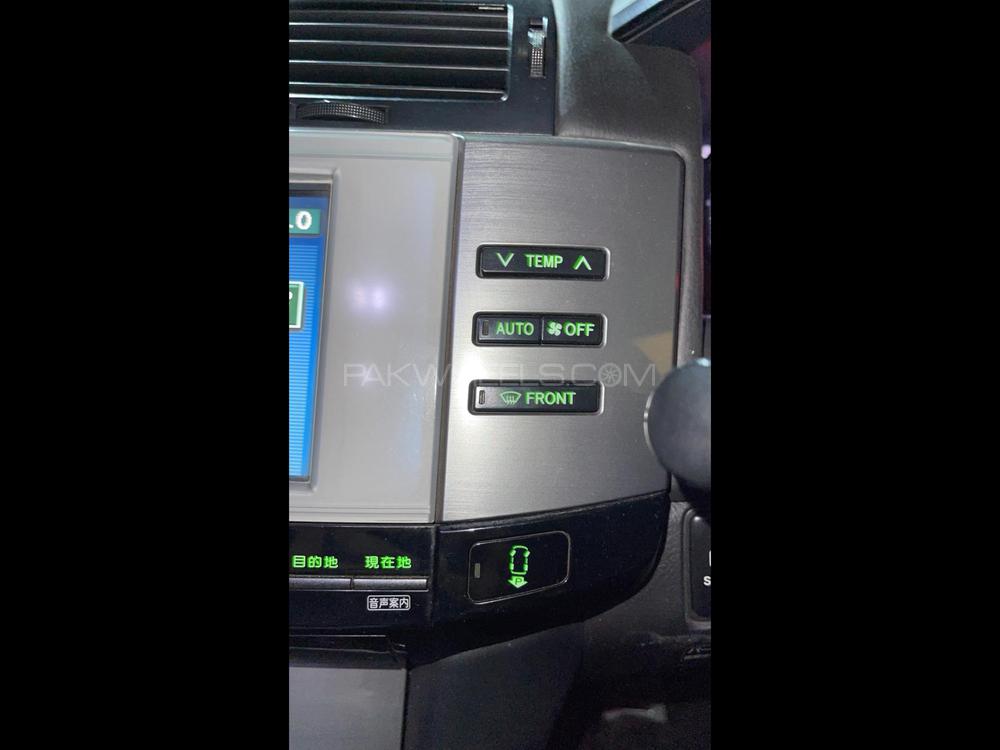 Toyota Mark X 2005 for Sale in Lahore Toyota Mark X 2005 for Sale in Lahore Image-12