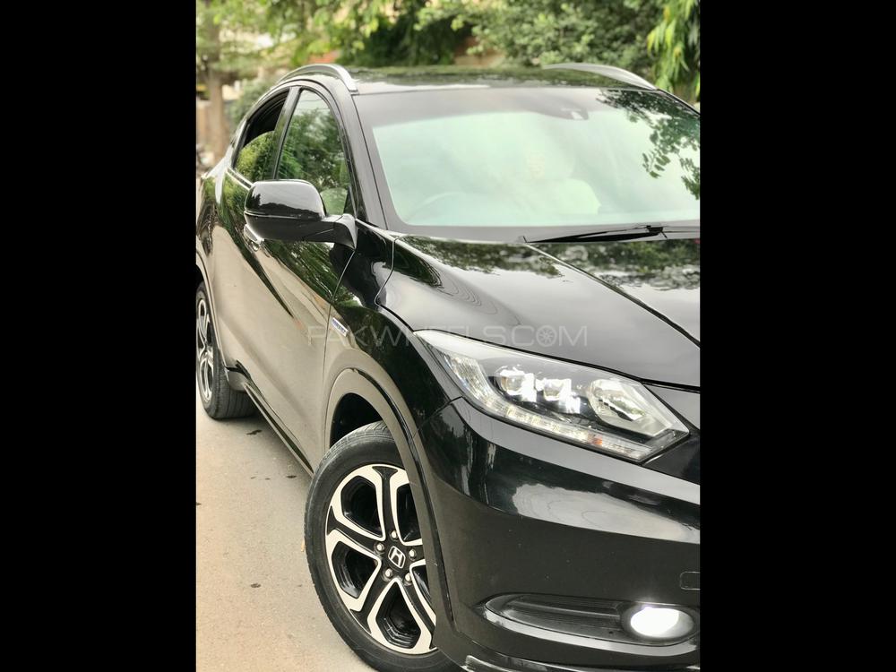 Honda Vezel 2016 for Sale in Faisalabad Image-1