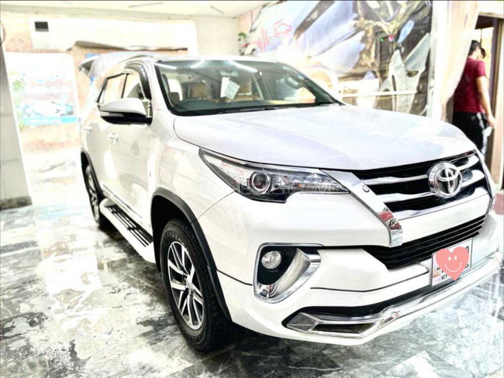 Toyota Fortuner 2018 for Sale in Faisalabad Image-1