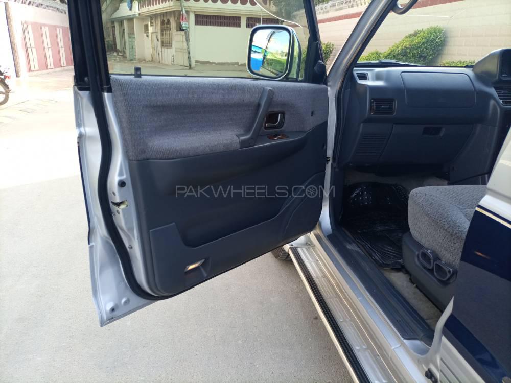 Mitsubishi Pajero 1998 for Sale in Karachi Mitsubishi Pajero 1998 for Sale in Karachi Image-6