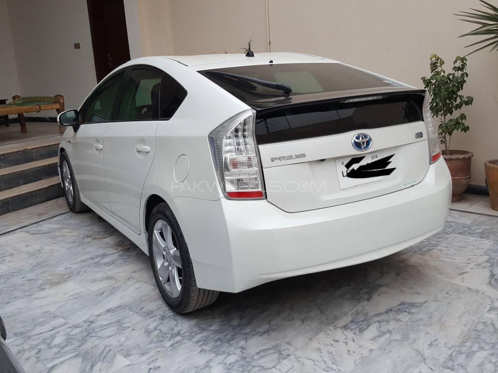 Toyota Prius 2010 for Sale in Peshawar Toyota Prius 2010 for Sale in Peshawar Image-5