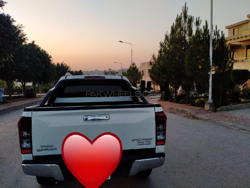 Isuzu D-Max 2019 for Sale in Islamabad Isuzu D-Max 2019 for Sale in Islamabad Image-8
