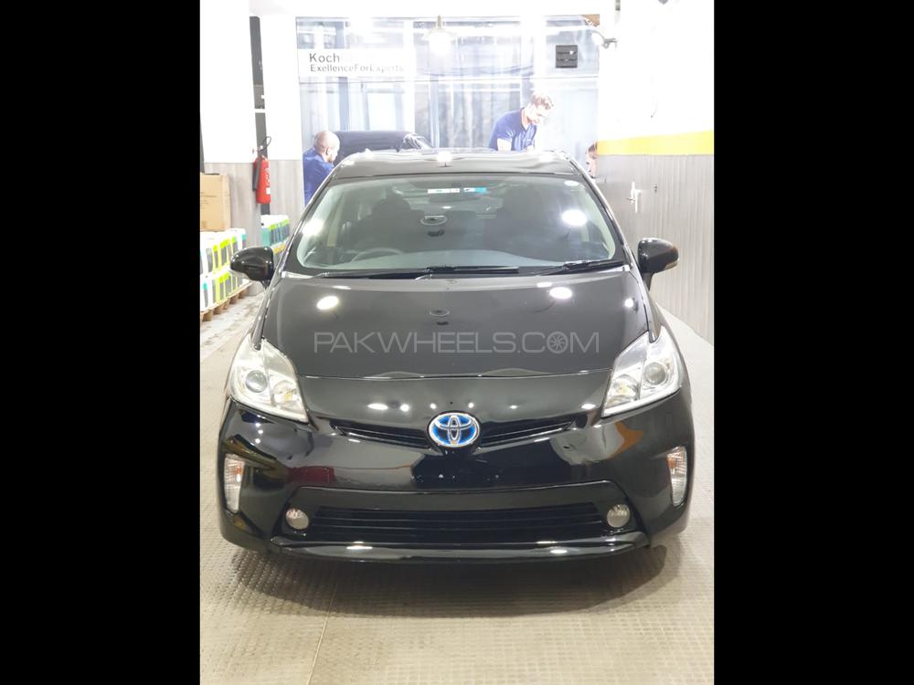 Toyota Prius 2015 for Sale in Lahore Image-1