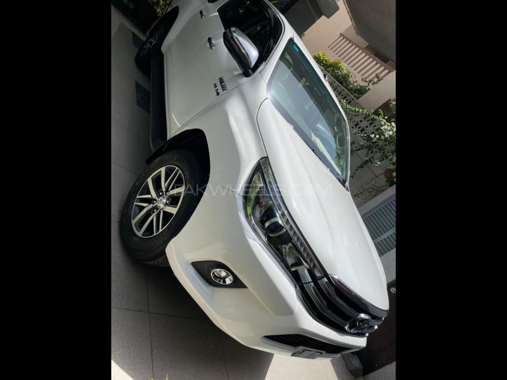 Toyota Hilux 2021 for Sale in Karachi Image-1