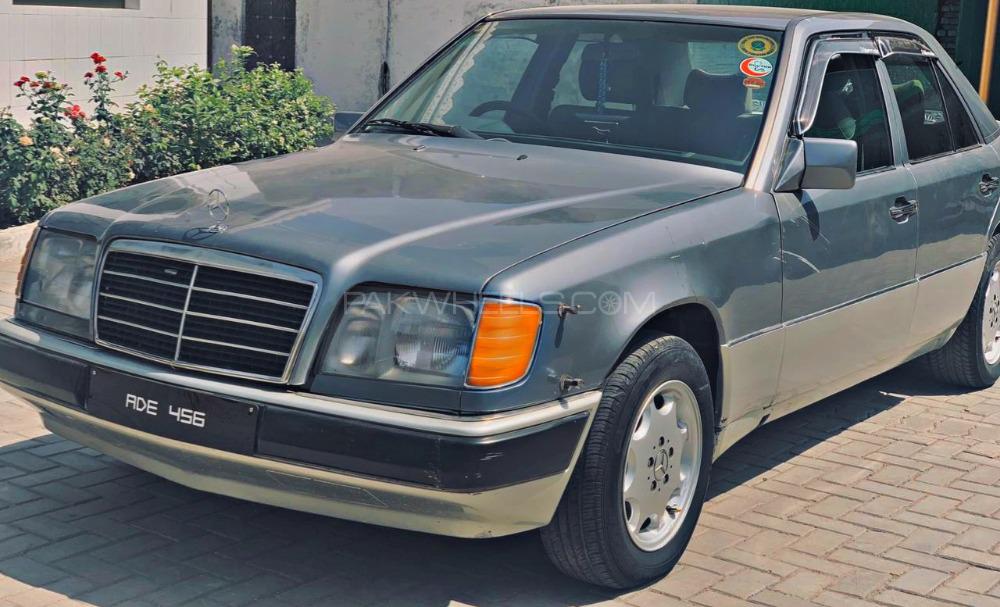 Mercedes Benz E Class 1994 for Sale in Lahore Image-1