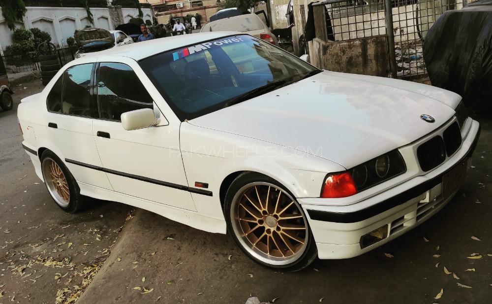 BMW 3 Series - 1993  Image-1