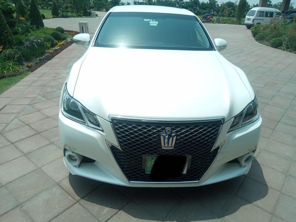 Toyota Crown 2013 for Sale in Lahore Image-1