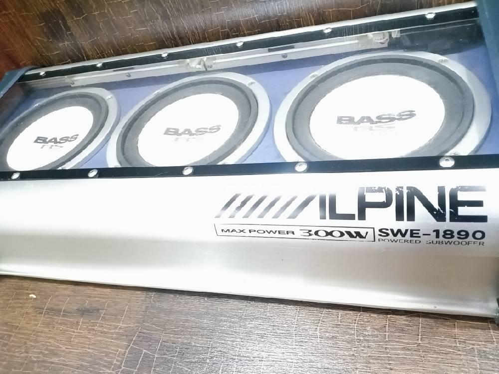 Alpine Active Subwoofer/Woofer builtin amplifier boofer Image-1