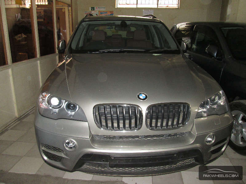 BMW X5 Series 2010 for Sale in Karachi Image-1