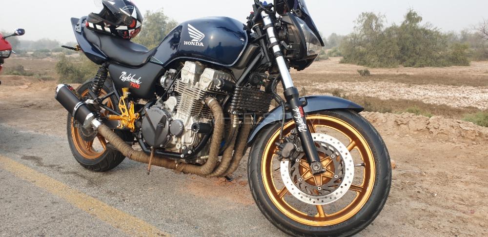 Honda CB 900F - 1999  Image-1