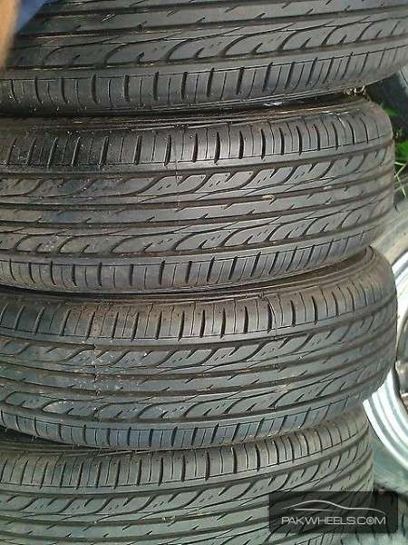 165/70R14 Dunlop tyres Image-1