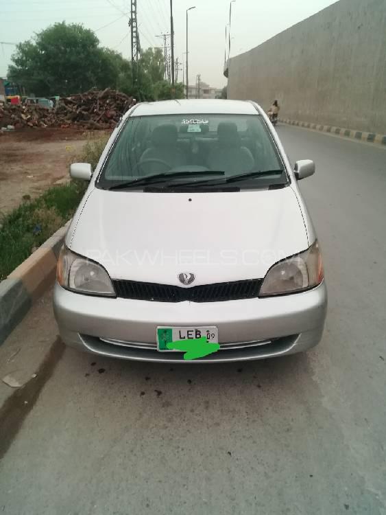 Toyota Platz 2001 for Sale in Peshawar Image-1