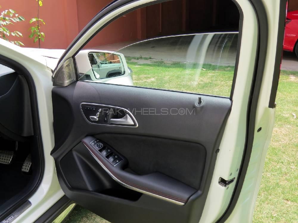 Mercedes Benz GLA Class 2017 for Sale in Islamabad Mercedes Benz GLA Class 2017 for Sale in Islamabad Image-15