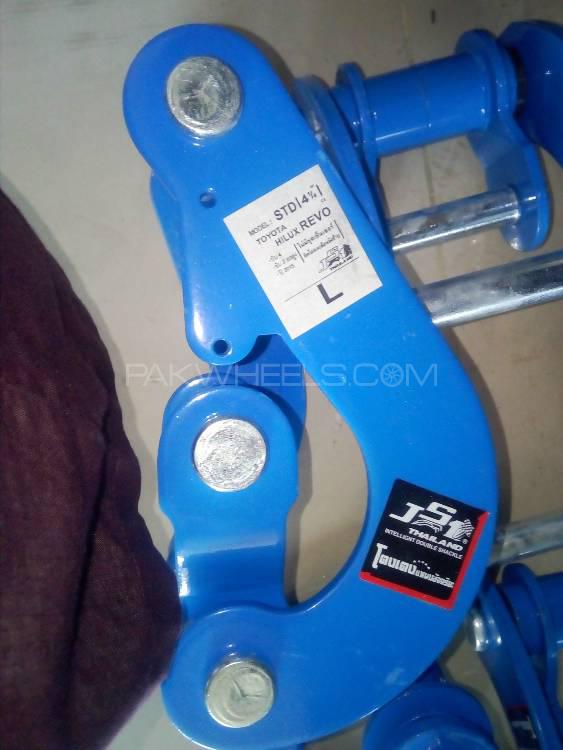 Hilux GR SPORT ROCCO COMFORT Shackles Hilux GR SPORT ROCCO COMFORT Shackles Image-2