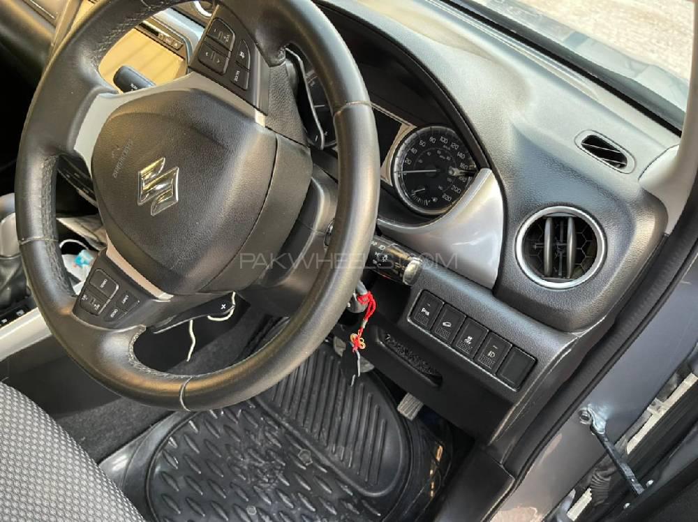 Suzuki Vitara 2017 for Sale in Faisalabad Suzuki Vitara 2017 for Sale in Faisalabad Image-5