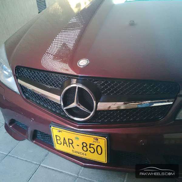 AMG SL Style Grill for Mercedes C Class (2007 onwards, W204) Image-1