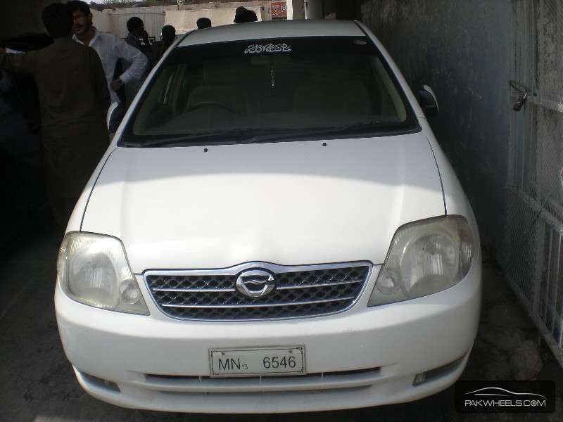 Toyota Corolla Axio 2001 for Sale in Multan Image-1