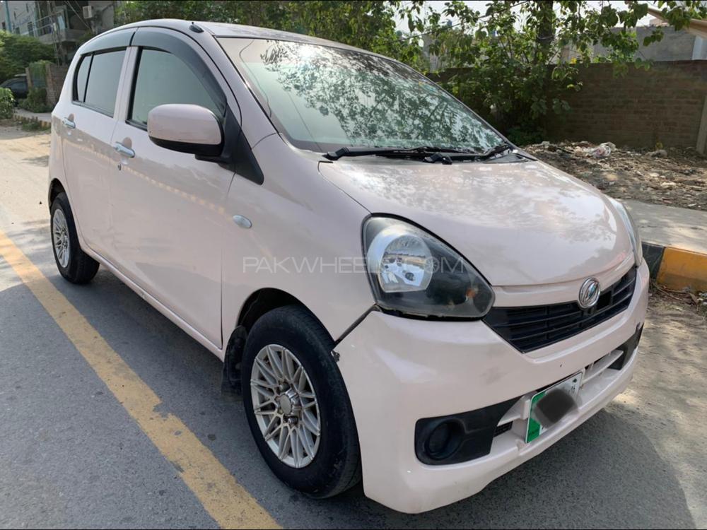 Daihatsu mira 2012