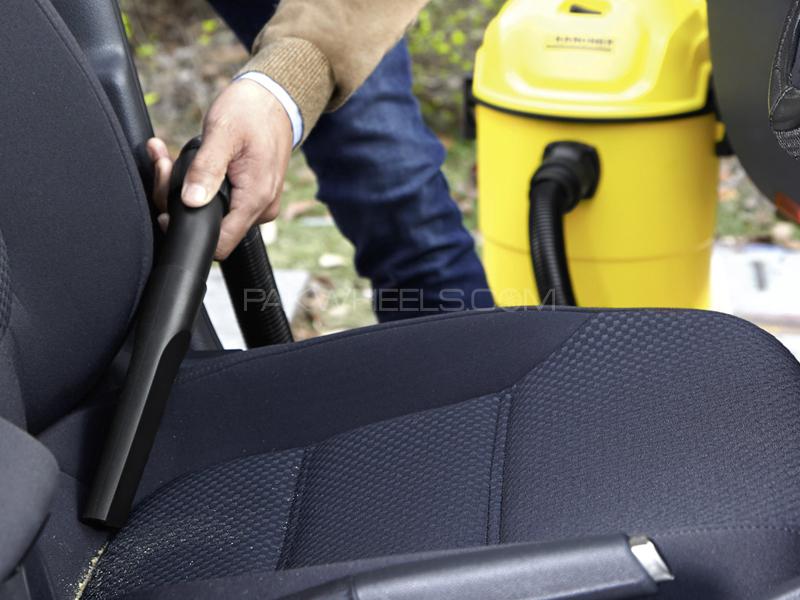 Karcher WD1 Professional Wet and Dry Vacuum With Blower  Karcher WD1 Professional Wet and Dry Vacuum With Blower  Image-4