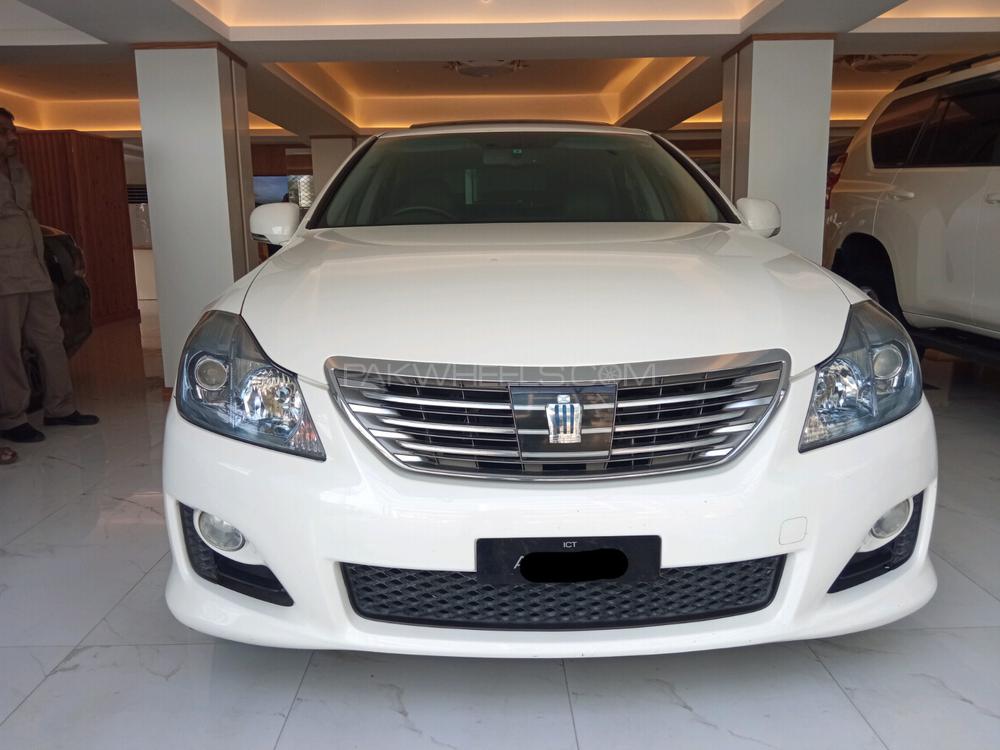 Toyota crown 2011