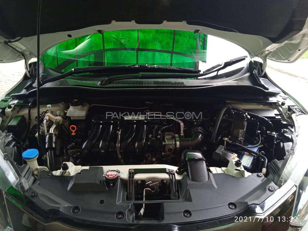 Honda Vezel 2016 for Sale in Lahore Honda Vezel 2016 for Sale in Lahore Image-4