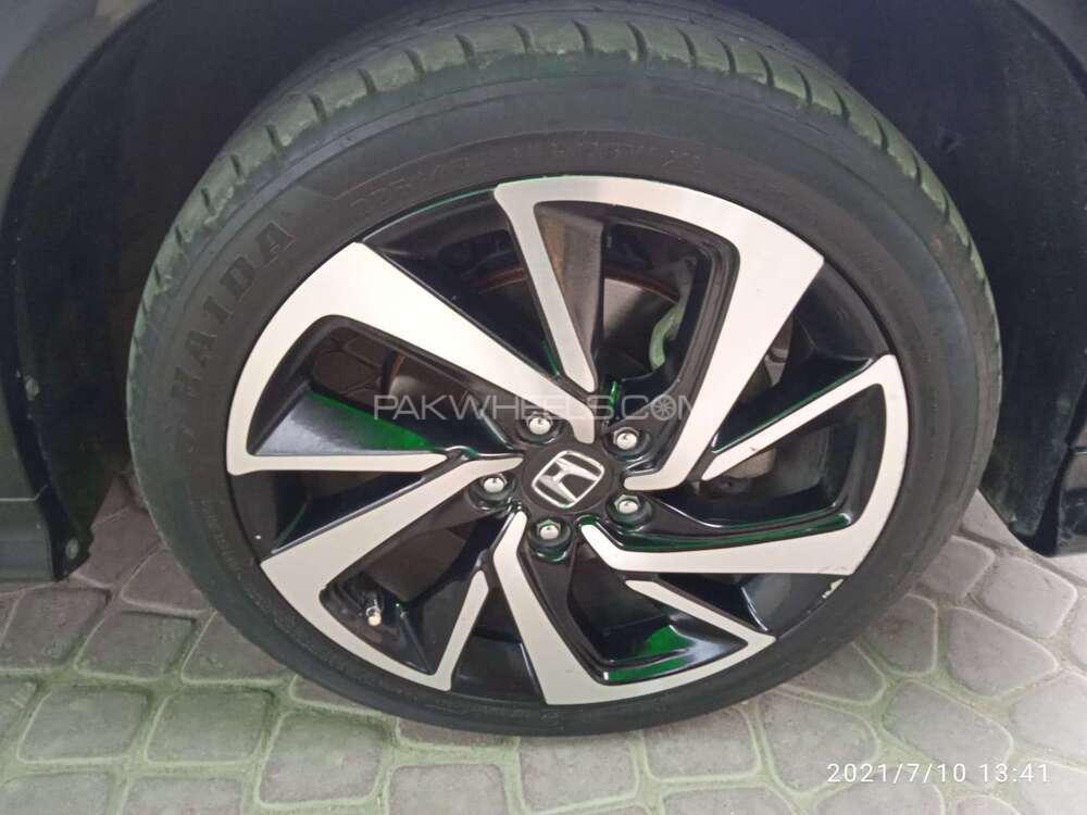 Honda Vezel 2016 for Sale in Lahore Honda Vezel 2016 for Sale in Lahore Image-11