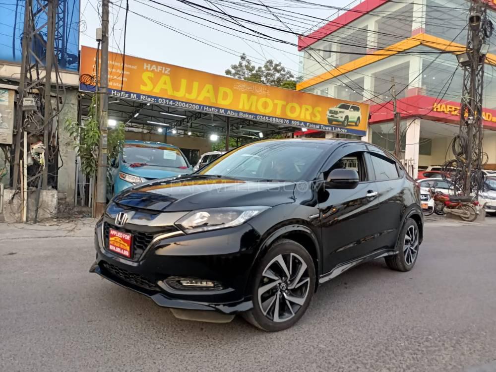 Honda Vezel Hybrid Rs Honda Sensing 16 For Sale In Lahore Pakwheels