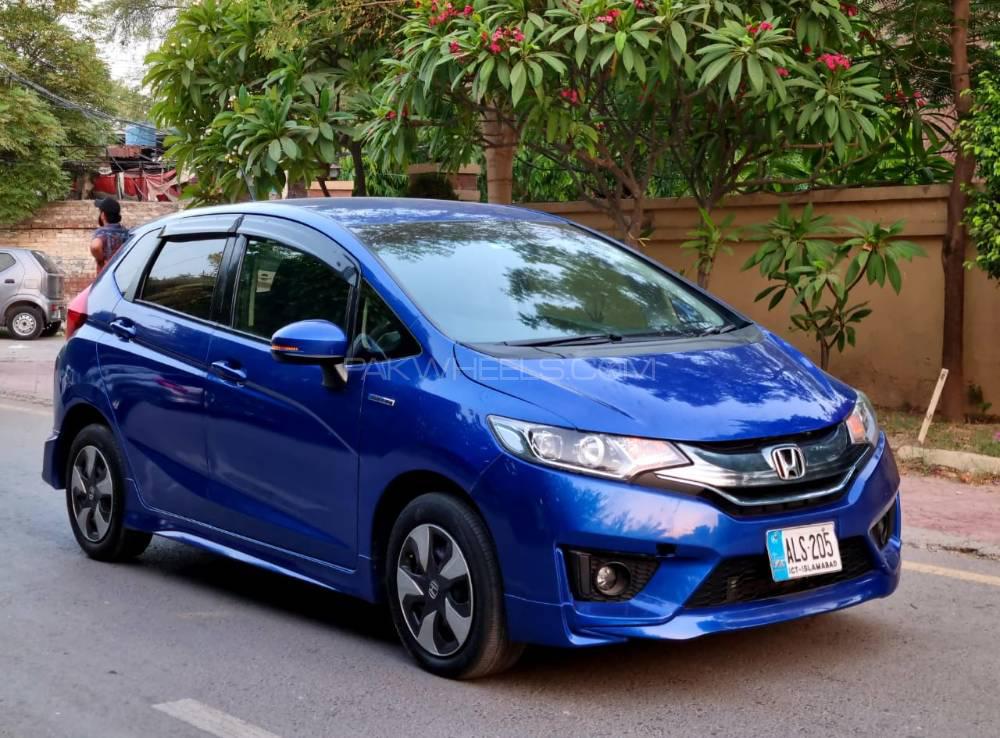 Honda Fit 2016 for Sale in Lahore Image-1