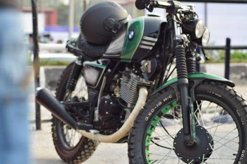Suzuki GS 150 - 2013