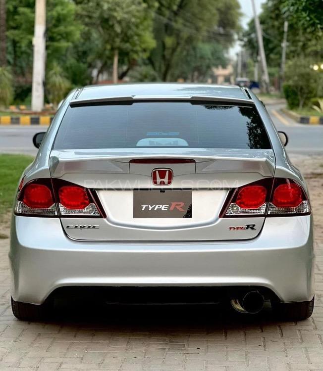 ہونڈا سوک - 2011  Image-1