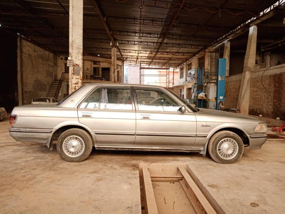 Toyota crown 1990 салон