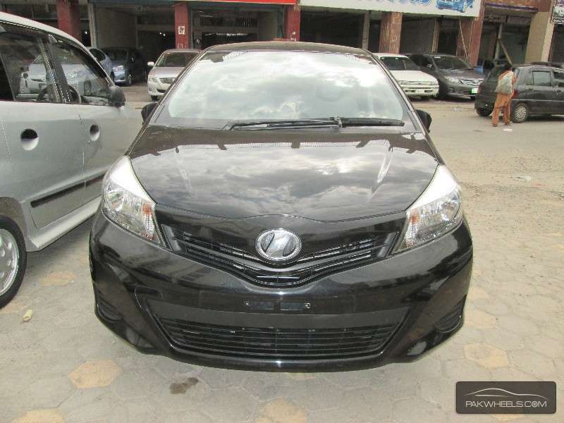 Toyota Vitz 2011 for Sale in Faisalabad Image-1