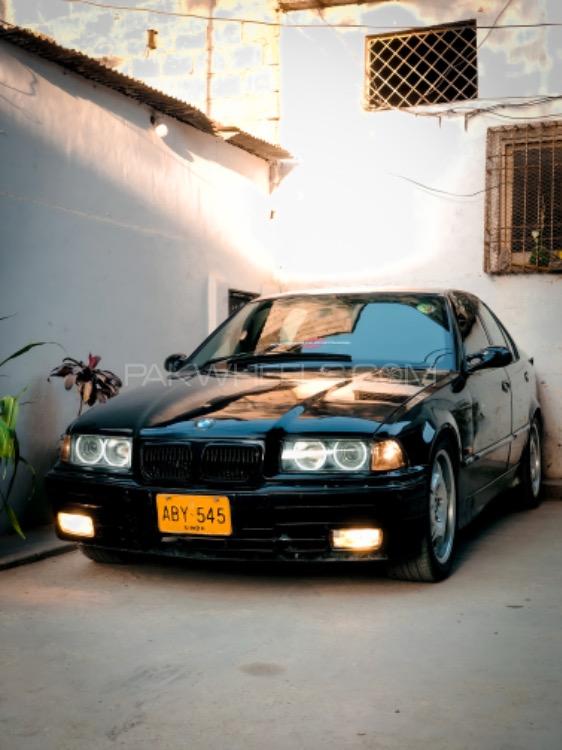 BMW 1 Series - 1993  Image-1