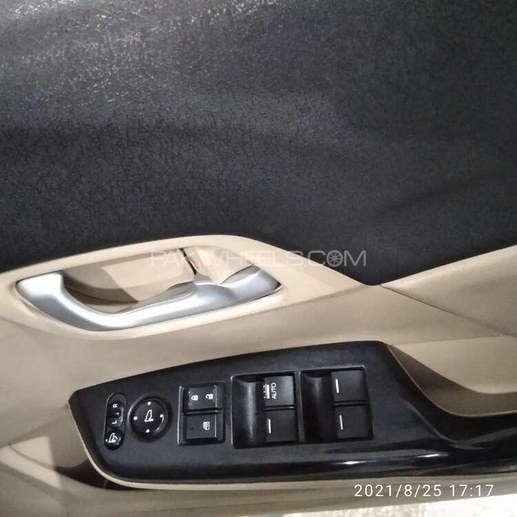 Honda Civic 2015 for Sale in Islamabad Honda Civic 2015 for Sale in Islamabad Image-17