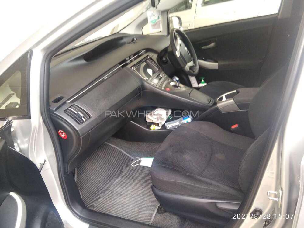 Toyota Prius 2014 for Sale in Islamabad Toyota Prius 2014 for Sale in Islamabad Image-13