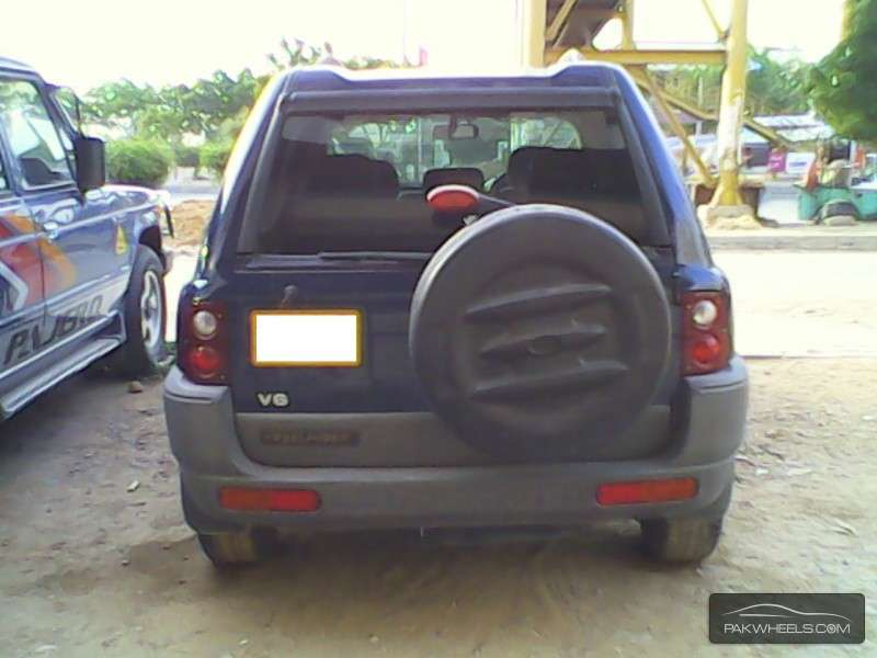 Land Rover Defender 2004 for Sale in Karachi Image-1