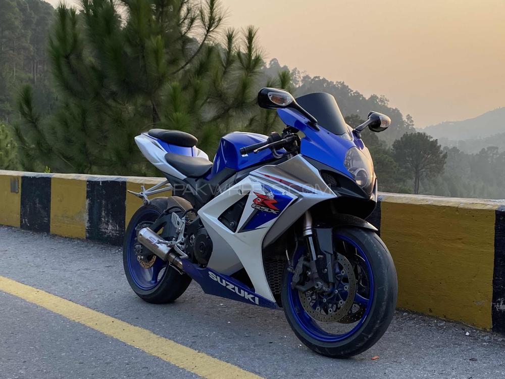 سوزوکی GSX-R1000 - 2012  Image-1