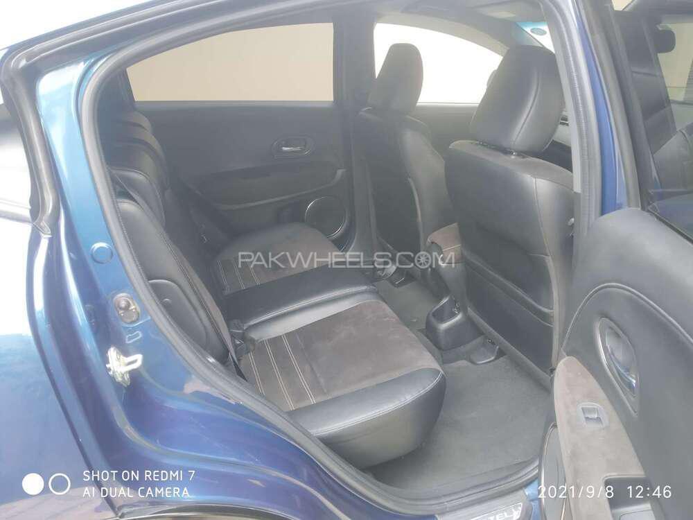 Honda Vezel 2017 for Sale in Lahore Honda Vezel 2017 for Sale in Lahore Image-11
